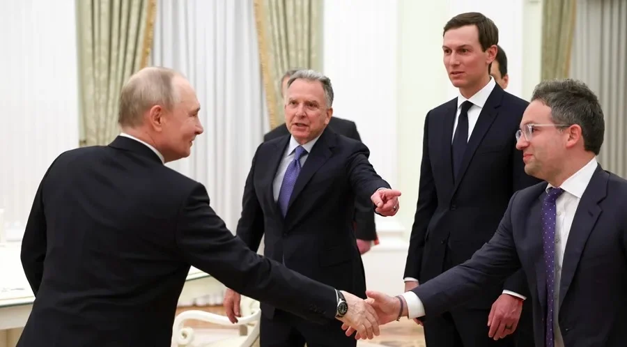 Diplomats discussing Ukraine peace